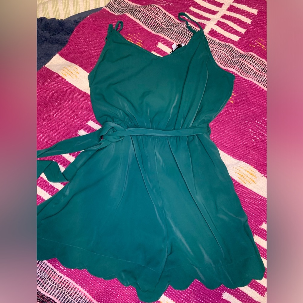 L Love Holiday Emerald Green Shorts Romper Jumpsuit Large